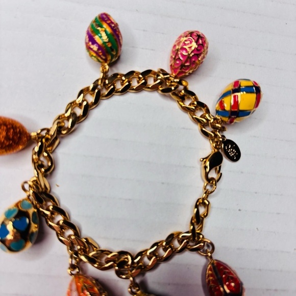 JOAN RIVERS Classics Vintage Gold-Tone Charm Bracelet - Picture 5 of 8